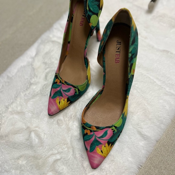 Multi Color Women’s Heel - Picture 3 of 3